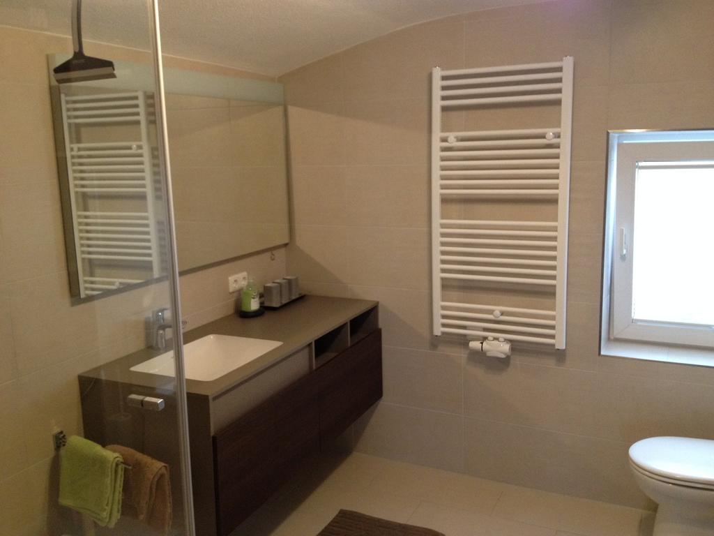 Gastehaus Winkler Hotel Karres Ngoại thất bức ảnh